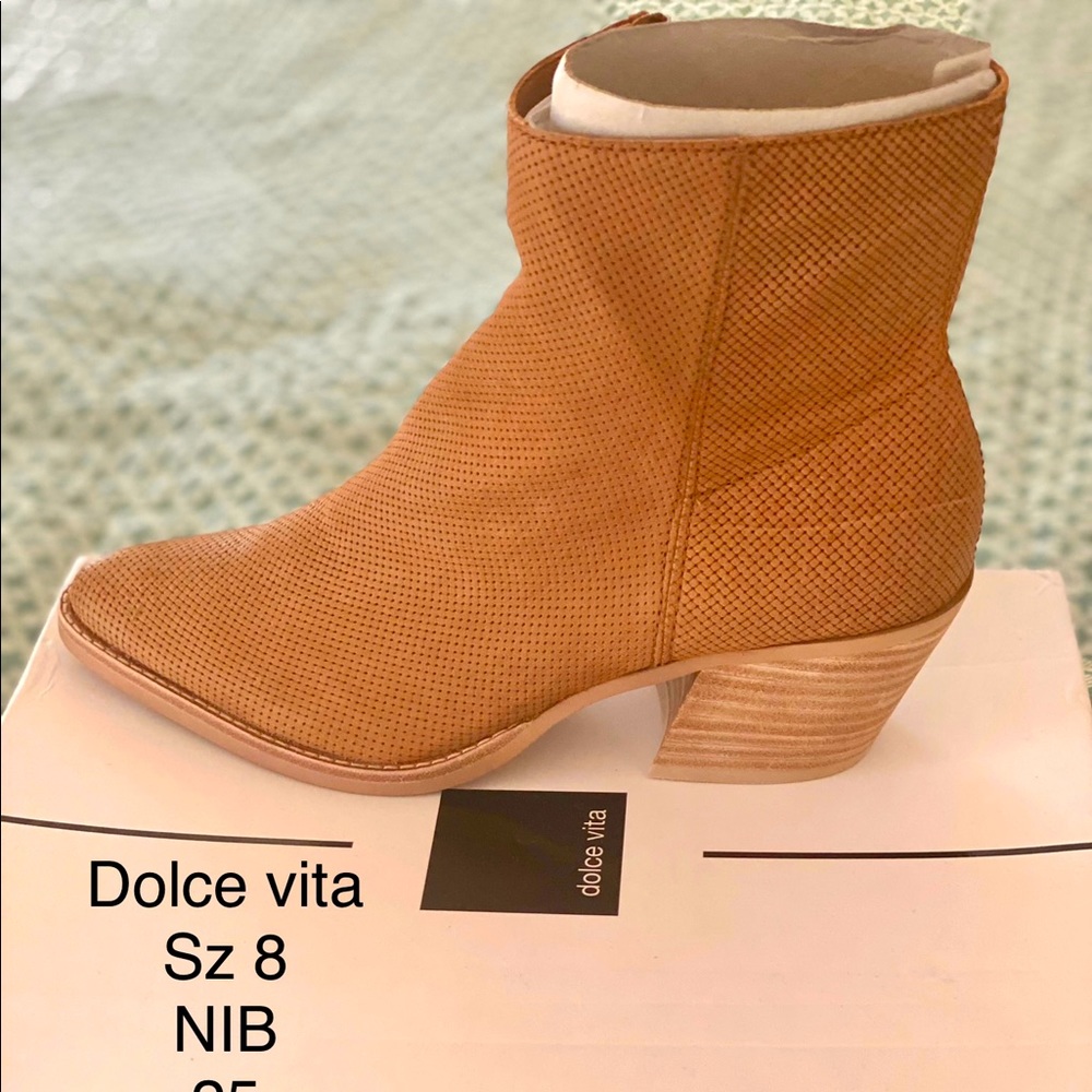 DV ankle boots